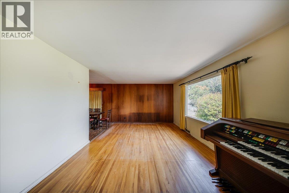 664 Forrest Drive, Warfield, British Columbia  V1R 2H6 - Photo 13 - 10398534
