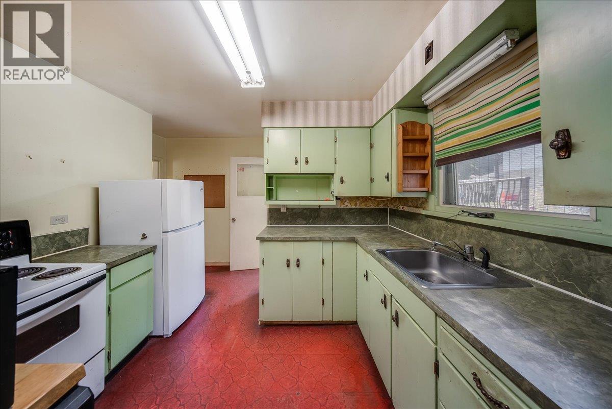 664 Forrest Drive, Warfield, British Columbia  V1R 2H6 - Photo 6 - 10398534