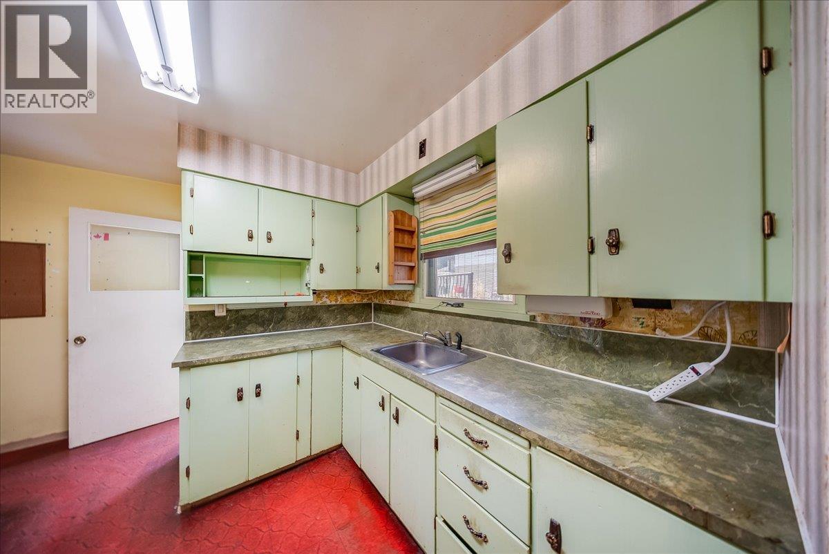 664 Forrest Drive, Warfield, British Columbia  V1R 2H6 - Photo 7 - 10398534