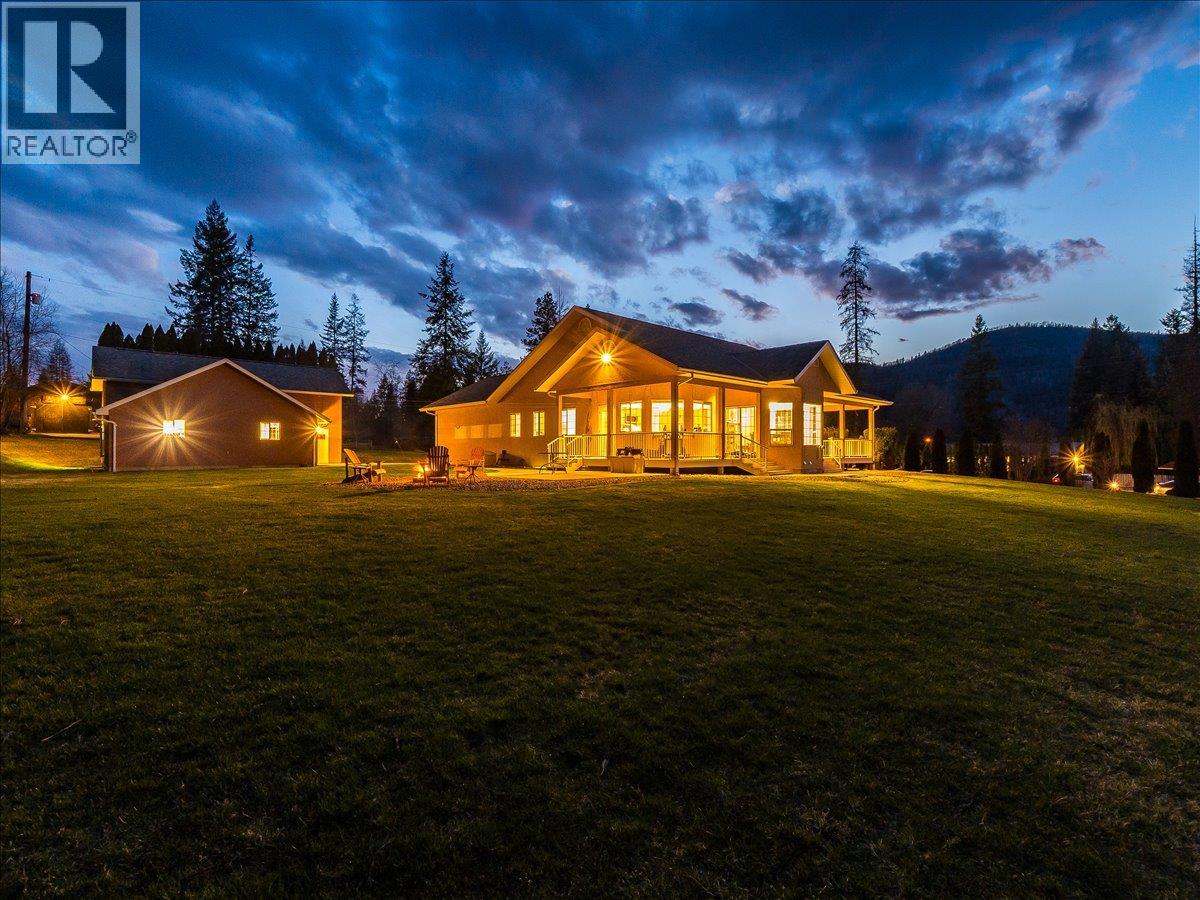 1750 Green Road, Fruitvale, British Columbia  V0G 1L1 - Photo 1 - 10398641