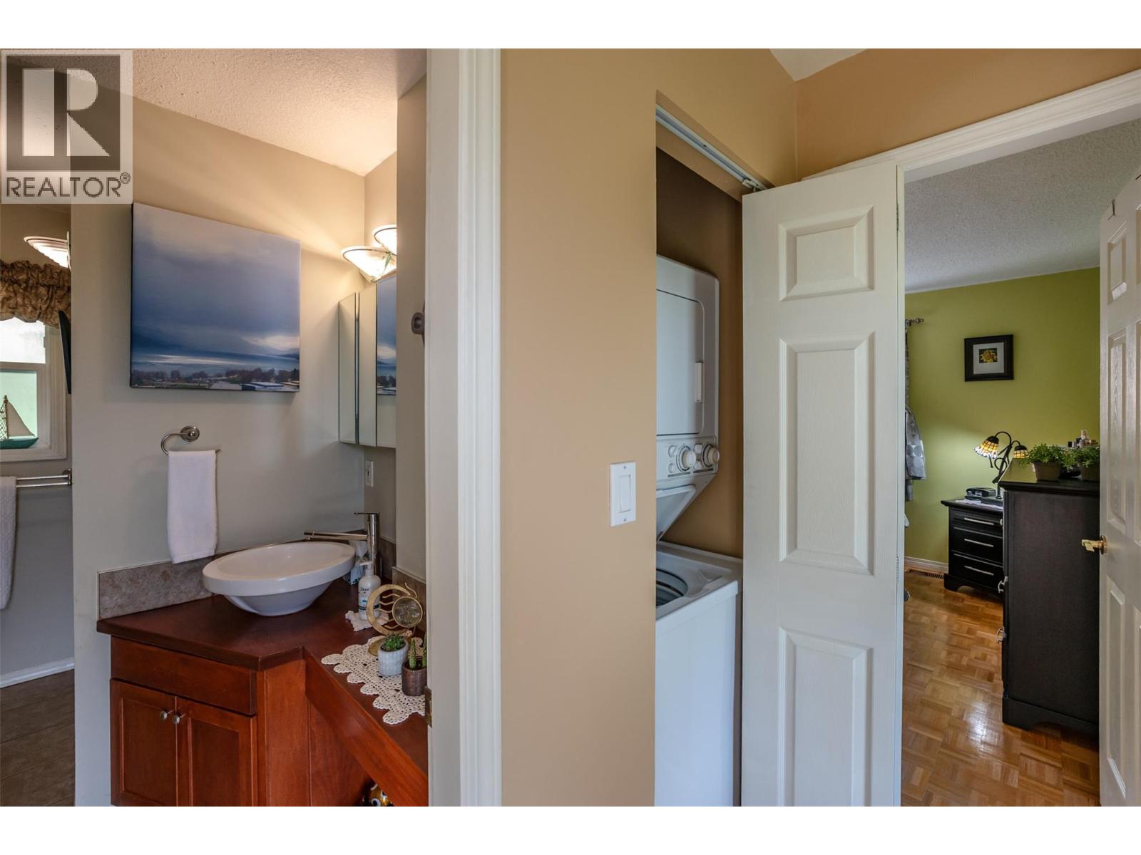 4744 Lakeside Road, Penticton, British Columbia  V2A 8W6 - Photo 17 - 10398714
