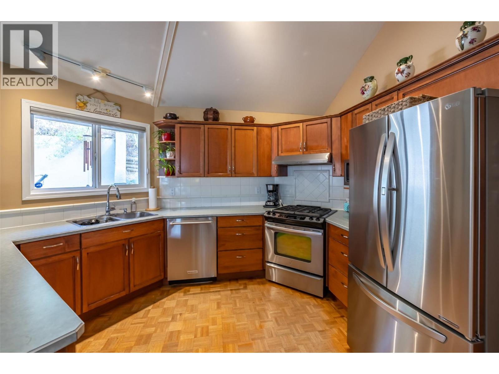4744 Lakeside Road, Penticton, British Columbia  V2A 8W6 - Photo 29 - 10398714