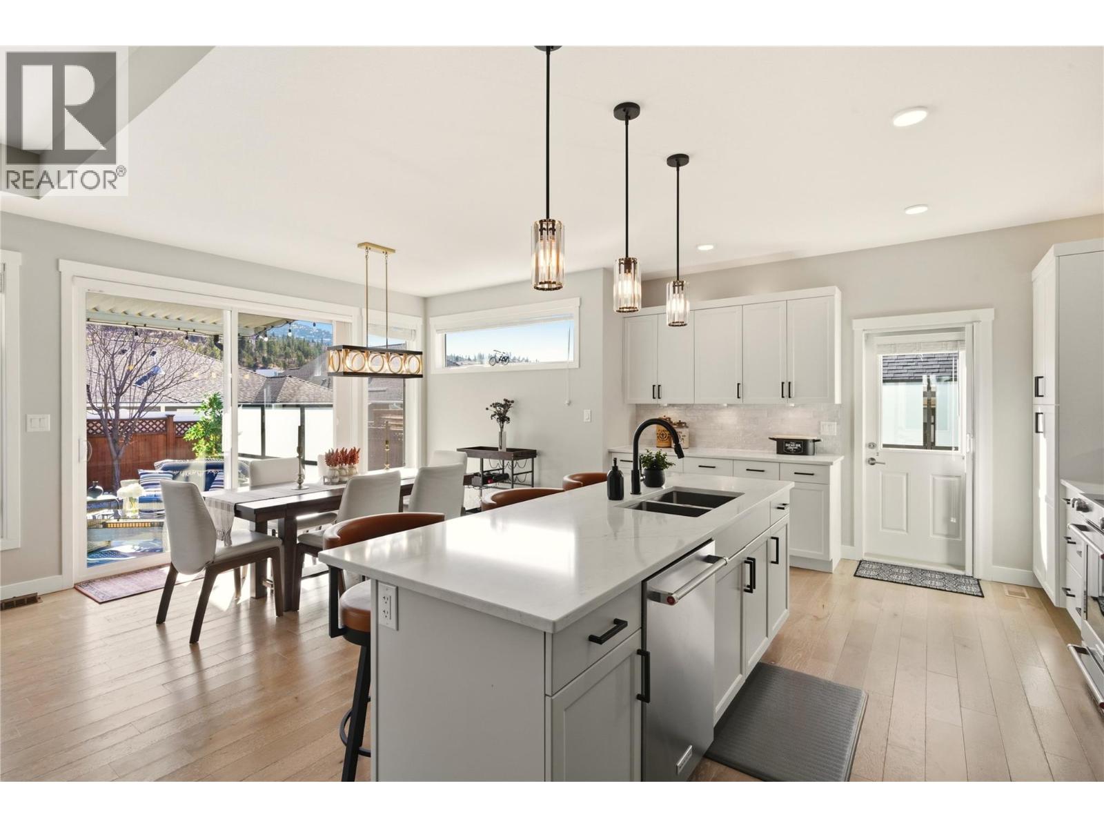 2110 Lawrence Avenue, Penticton, British Columbia  V2A 9G6 - Photo 23 - 10398651