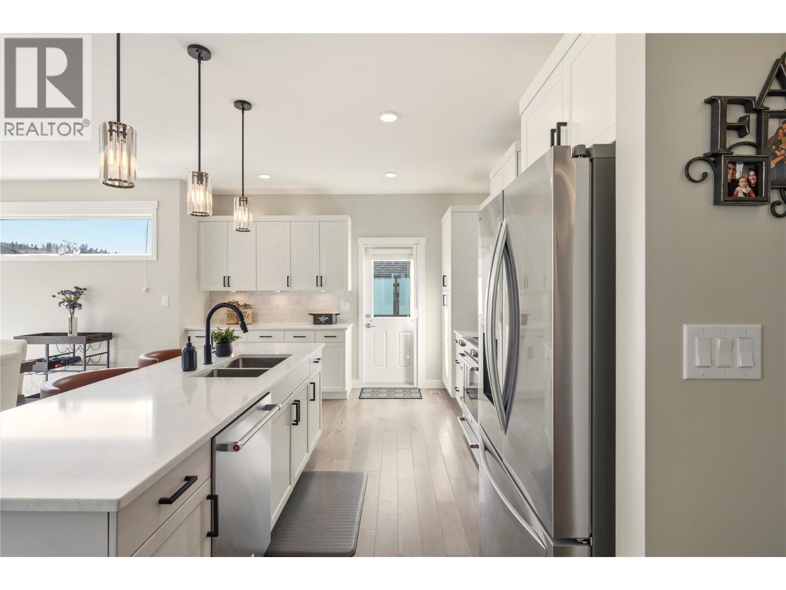 2110 Lawrence Avenue, Penticton, British Columbia  V2A 9G6 - Photo 24 - 10398651