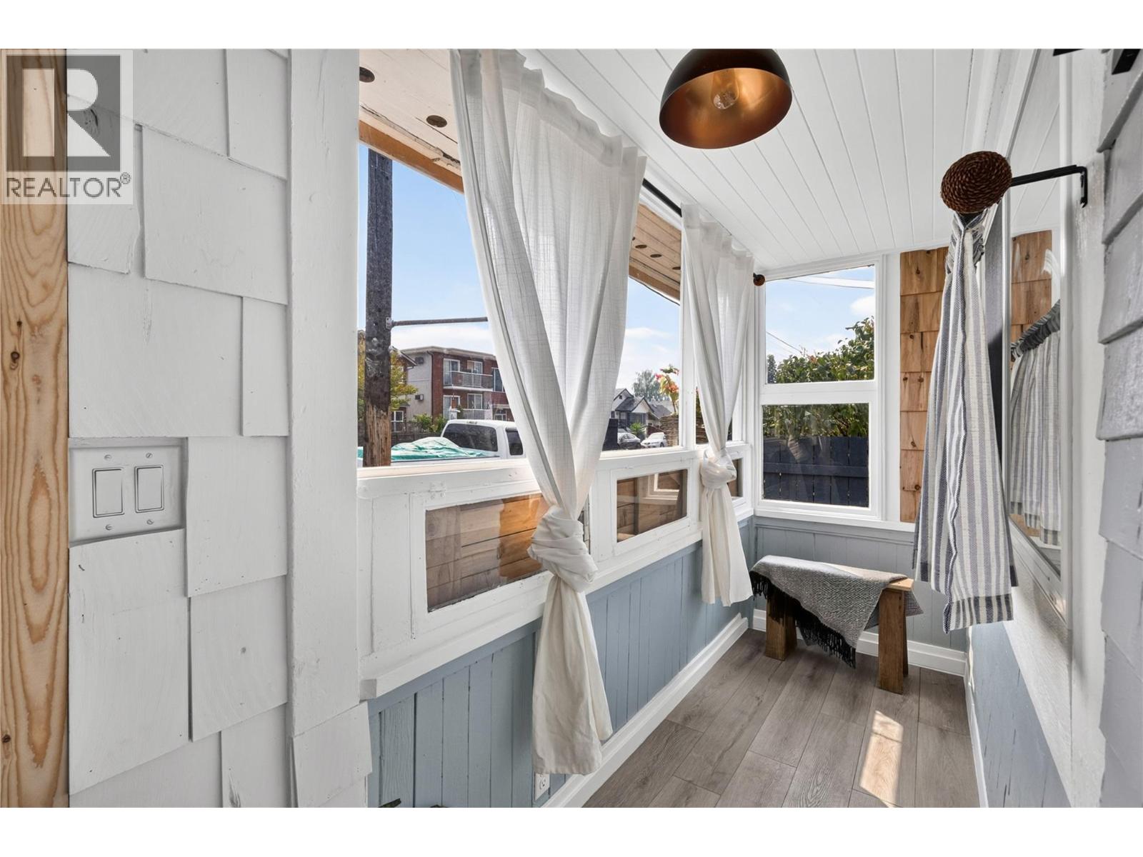 499 Westminster Avenue W, Penticton, British Columbia  V2A 1K4 - Photo 2 - 10398255