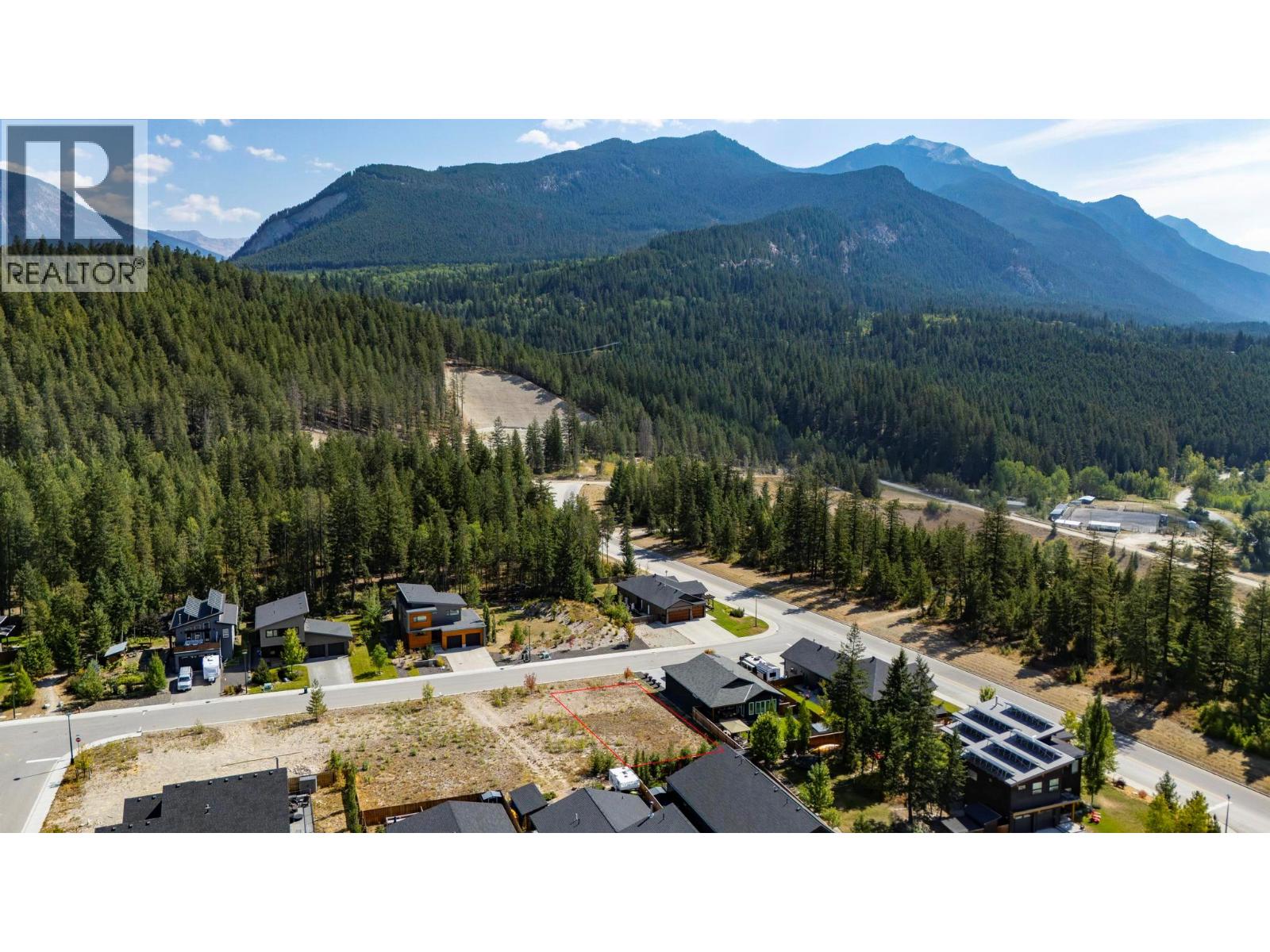 1616 Cedar Street, Golden, British Columbia  V0A 1H6 - Photo 6 - 10398716