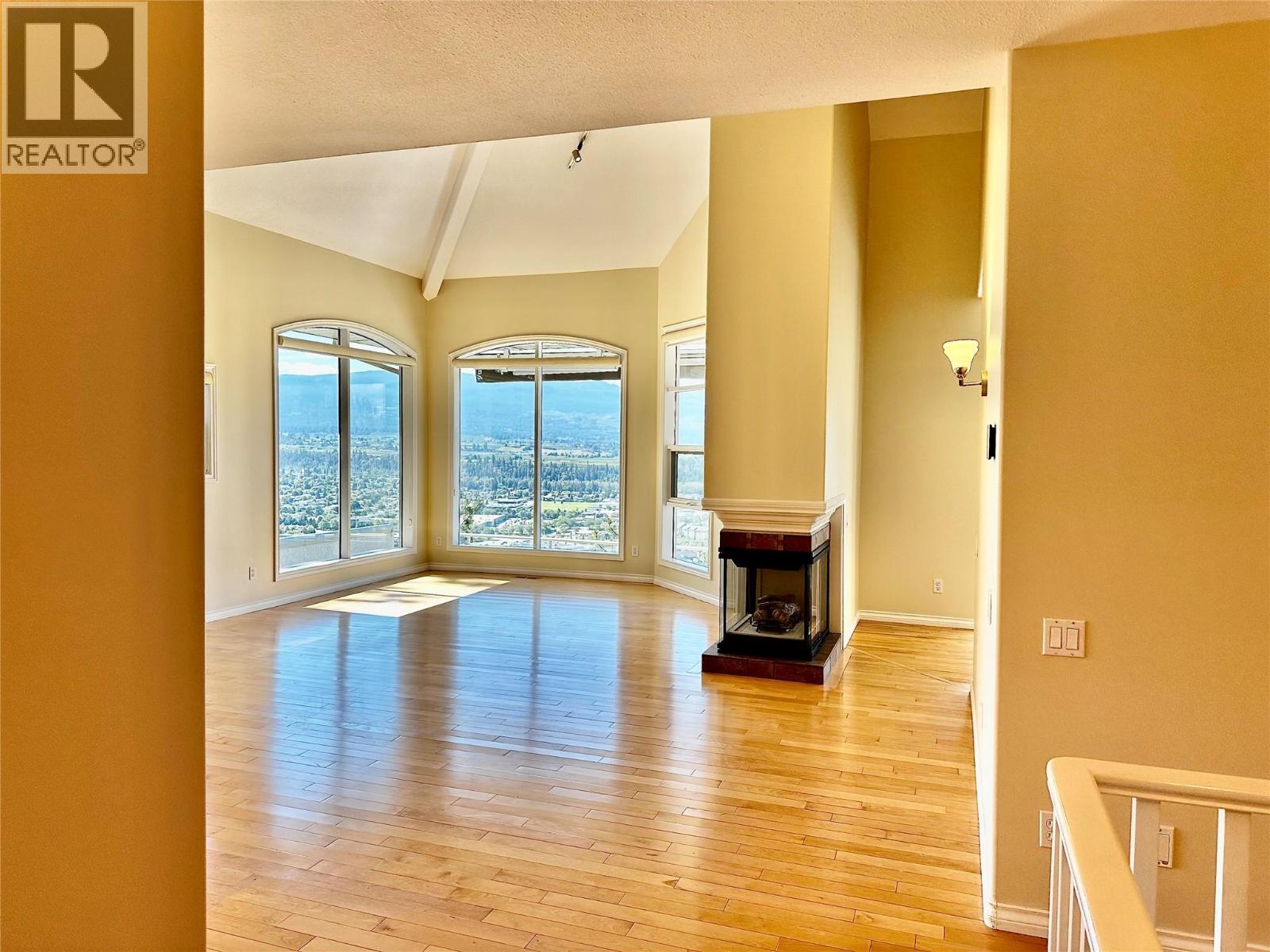 880 Christina Place Unit# 21, Kelowna, British Columbia  V1V 1S4 - Photo 4 - 10398555