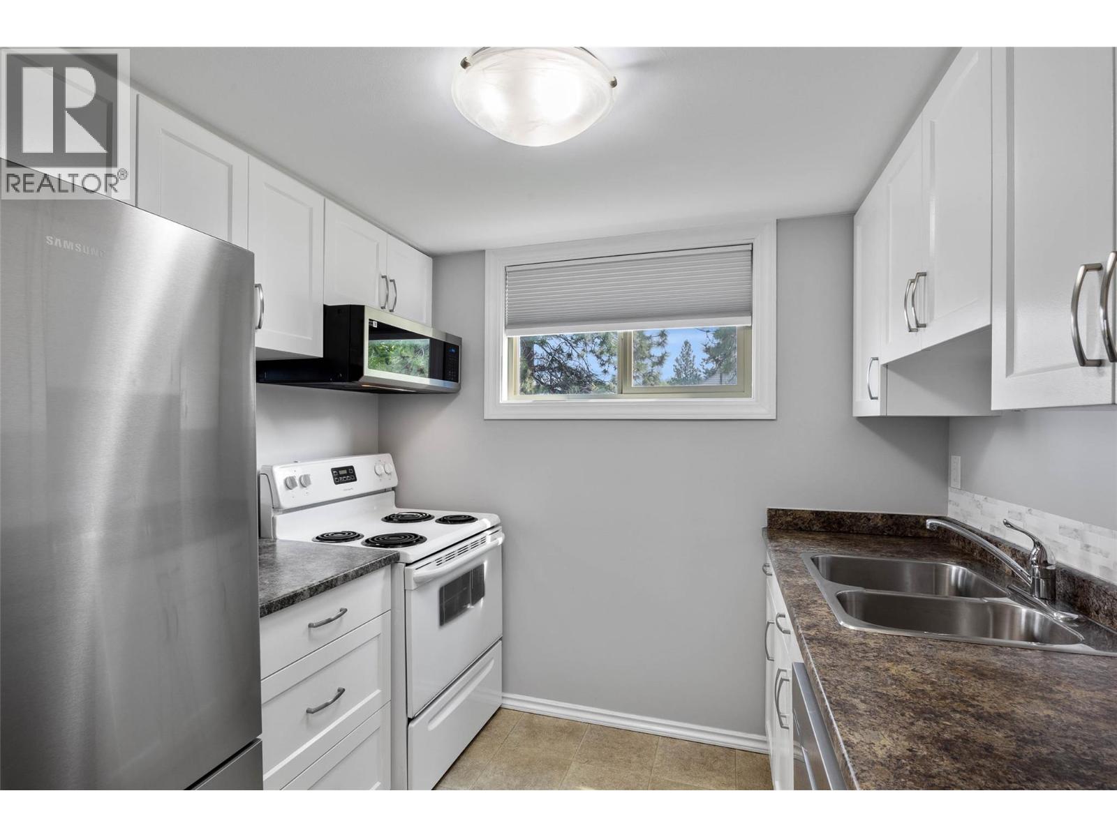 1750 Summit Drive Unit# 26, Kamloops, British Columbia  V2E 1Y1 - Photo 3 - 10398157