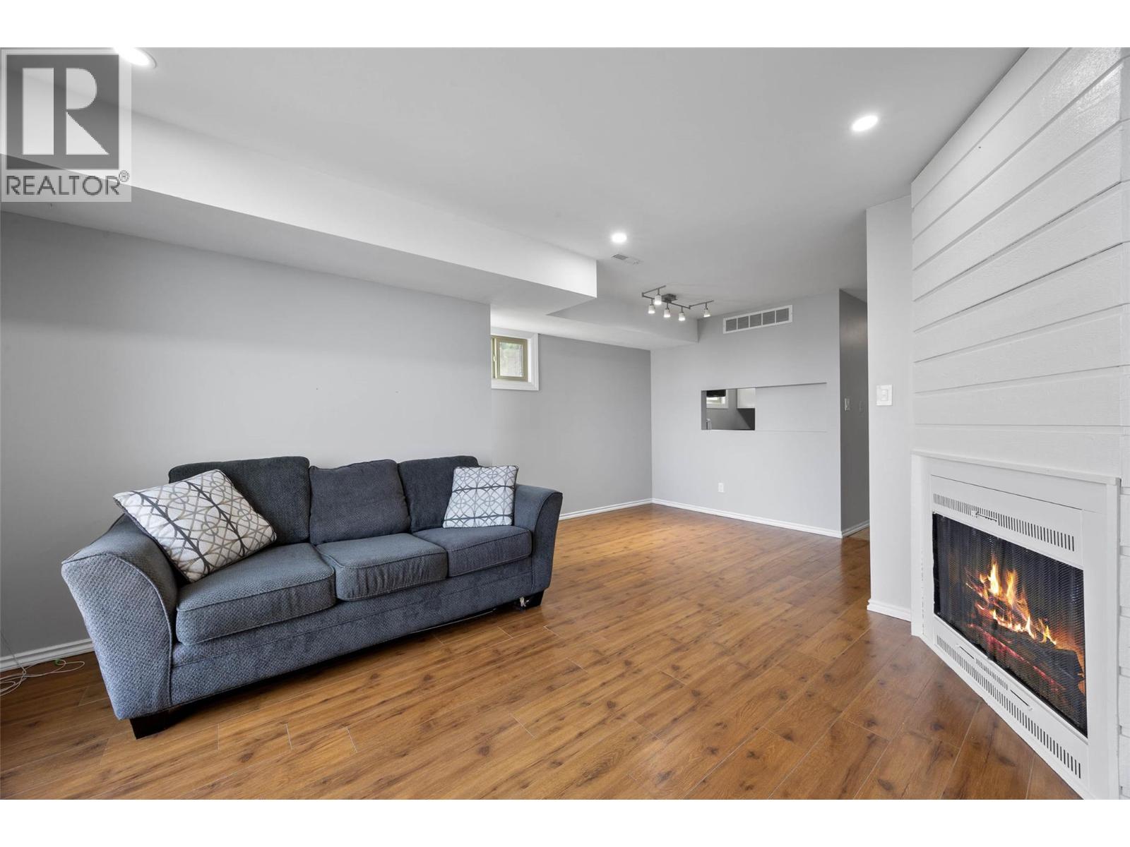 1750 Summit Drive Unit# 26, Kamloops, British Columbia  V2E 1Y1 - Photo 8 - 10398157