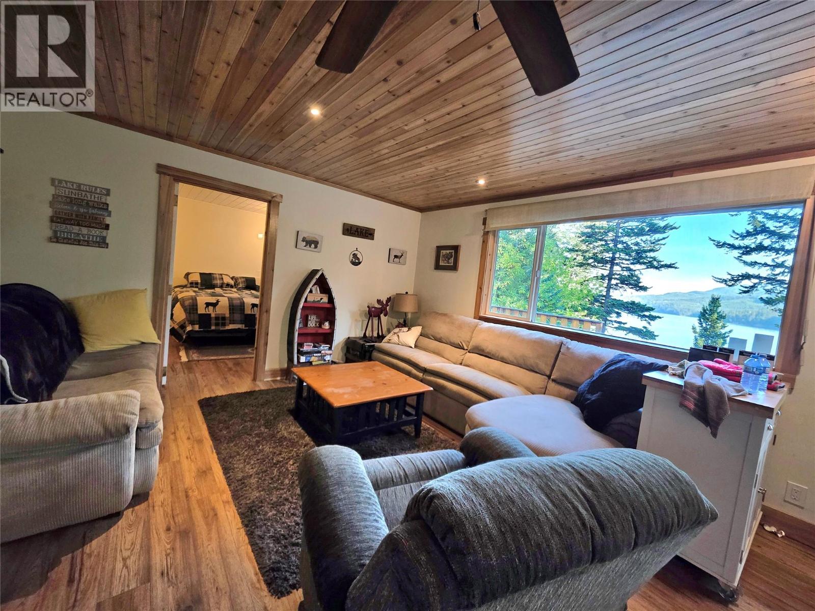 6453 Pinaus Lake Road, Falkland, British Columbia  V0E 1W0 - Photo 11 - 10398661