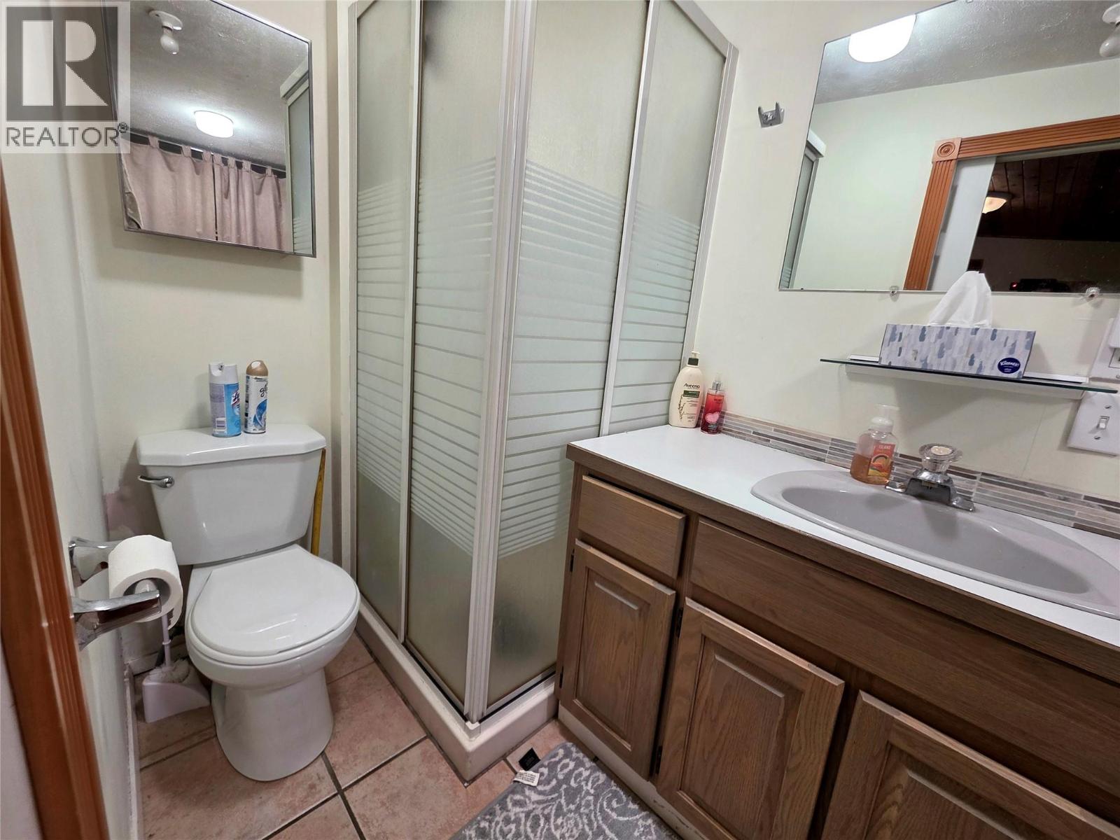 6453 Pinaus Lake Road, Falkland, British Columbia  V0E 1W0 - Photo 16 - 10398661