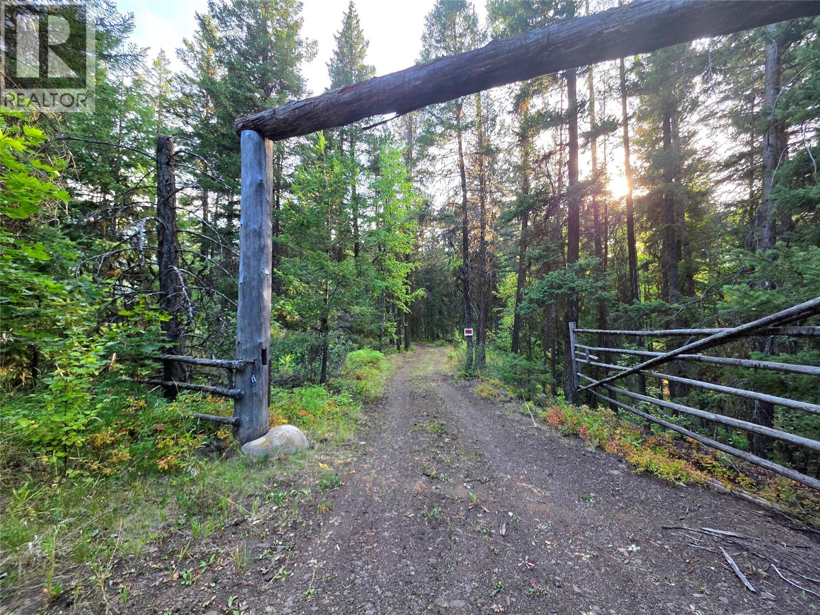 6453 Pinaus Lake Road, Falkland, British Columbia  V0E 1W0 - Photo 2 - 10398661