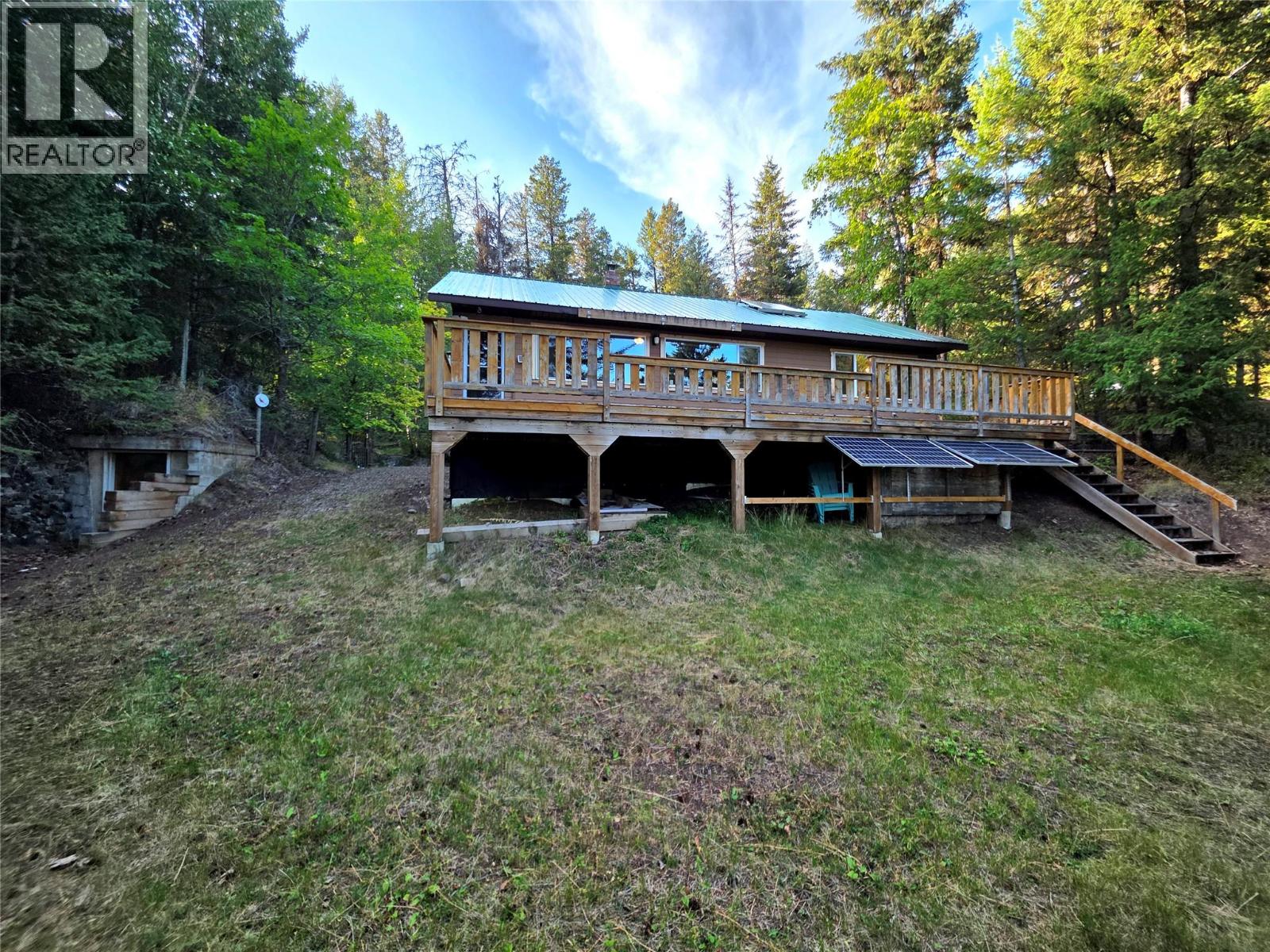 6453 Pinaus Lake Road, Falkland, British Columbia  V0E 1W0 - Photo 23 - 10398661