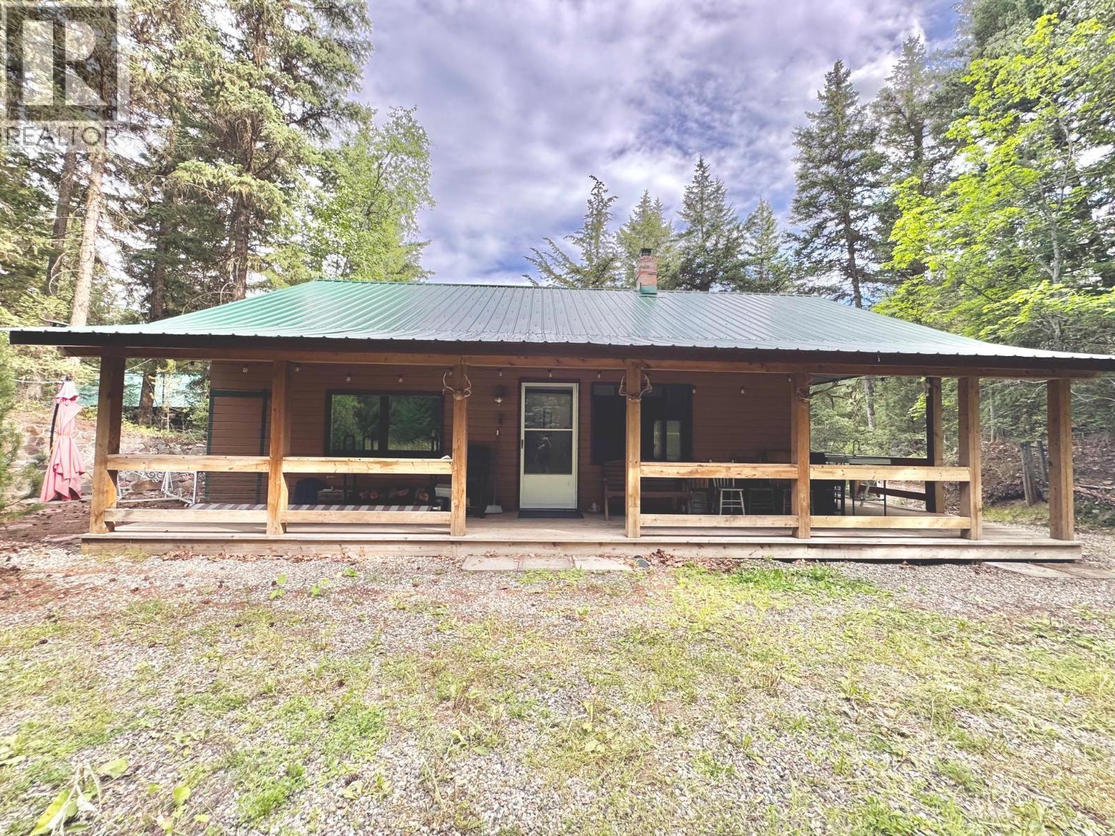 6453 Pinaus Lake Road, Falkland, British Columbia  V0E 1W0 - Photo 3 - 10398661