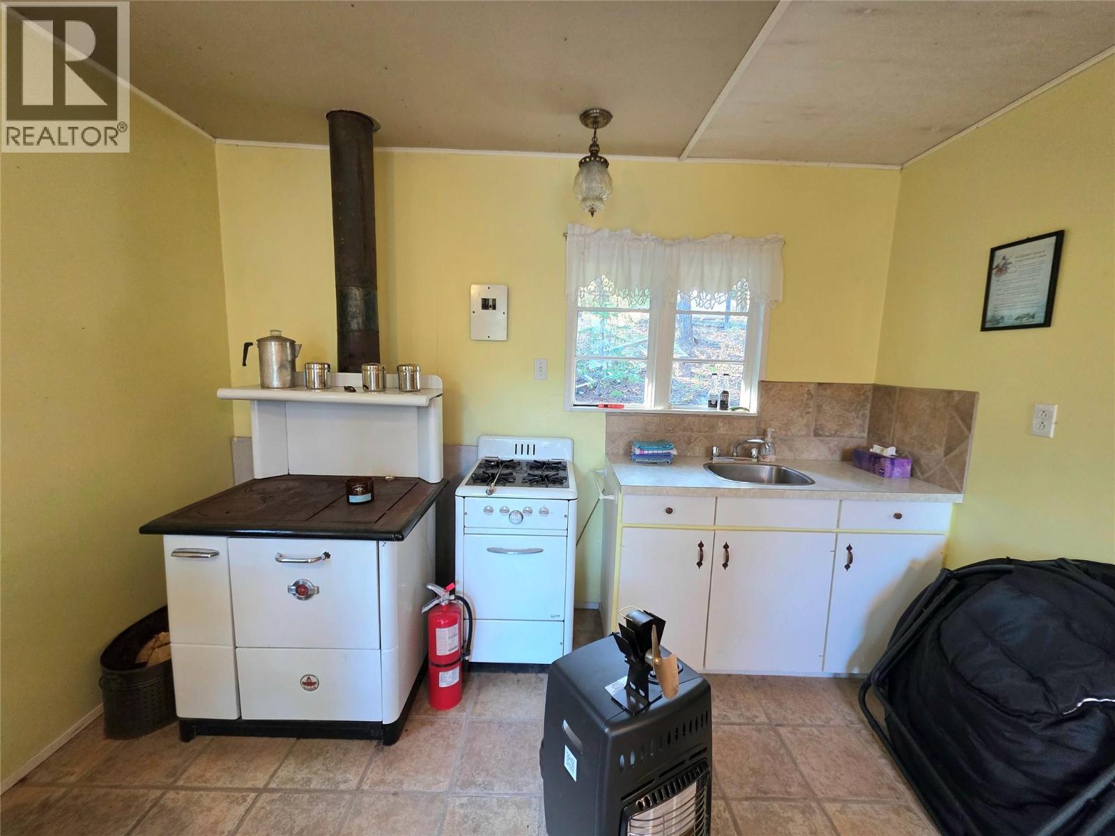 6453 Pinaus Lake Road, Falkland, British Columbia  V0E 1W0 - Photo 42 - 10398661
