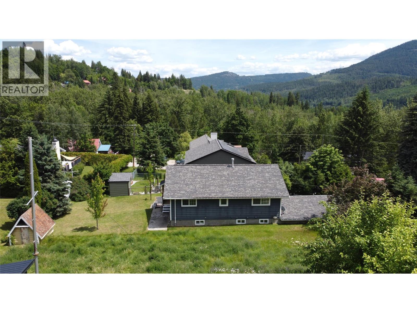 2050 Phoenix Avenue, Rossland, British Columbia  V0G 1Y0 - Photo 5 - 10398523