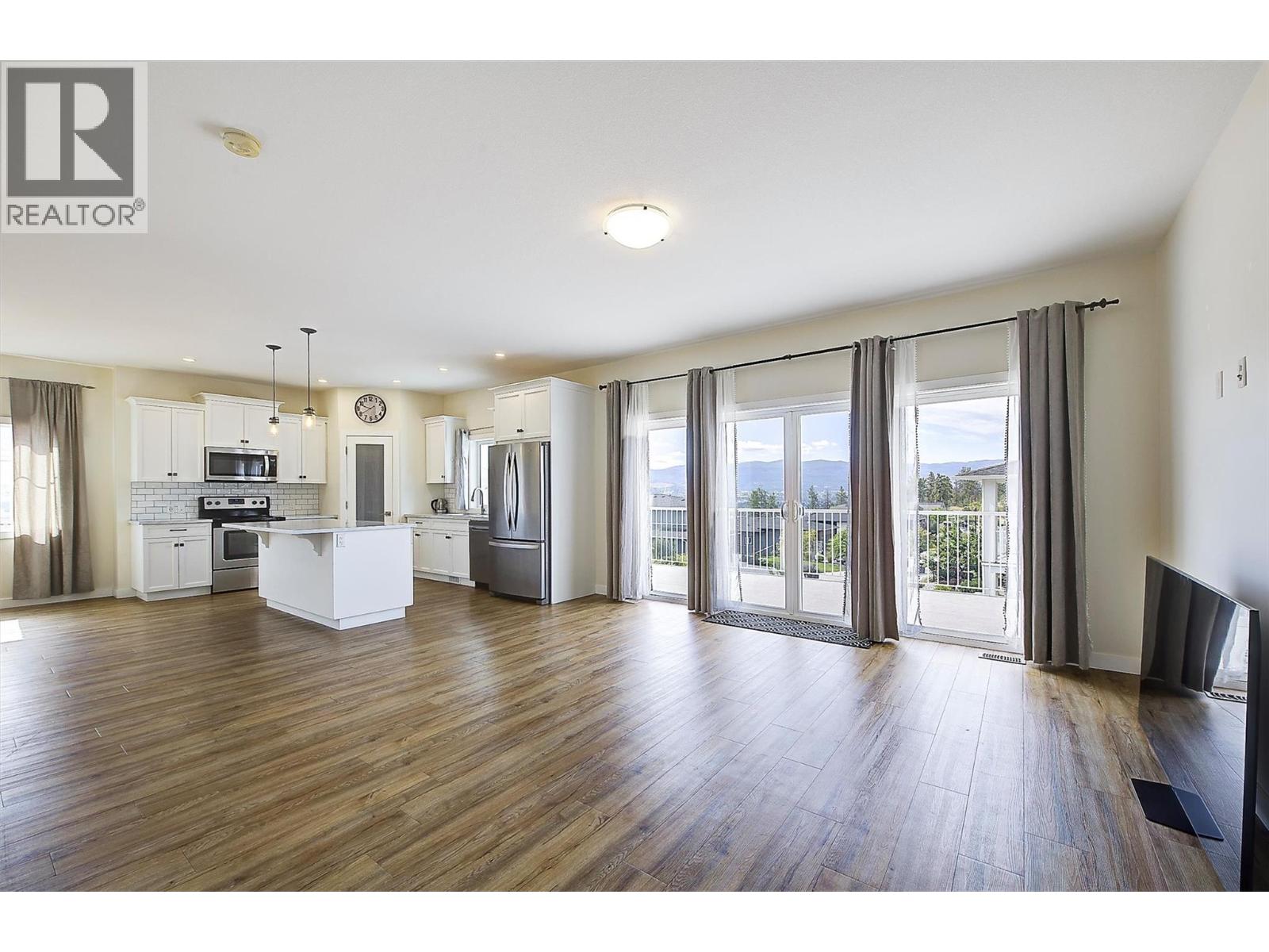 741 Yorkville Street, Kelowna, British Columbia  V1V 0A9 - Photo 4 - 10398718