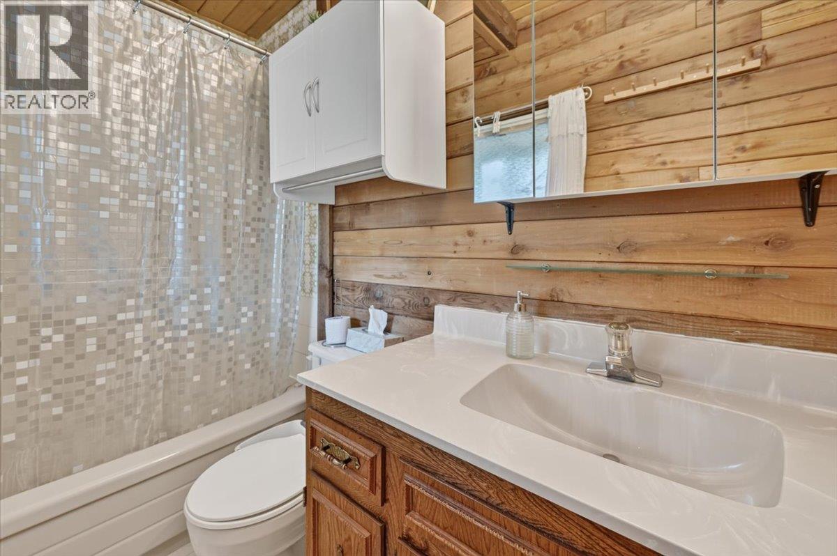 5422 Dutch Creek Road, Fairmont Hot Springs, British Columbia  V0B 1L2 - Photo 10 - 10398413