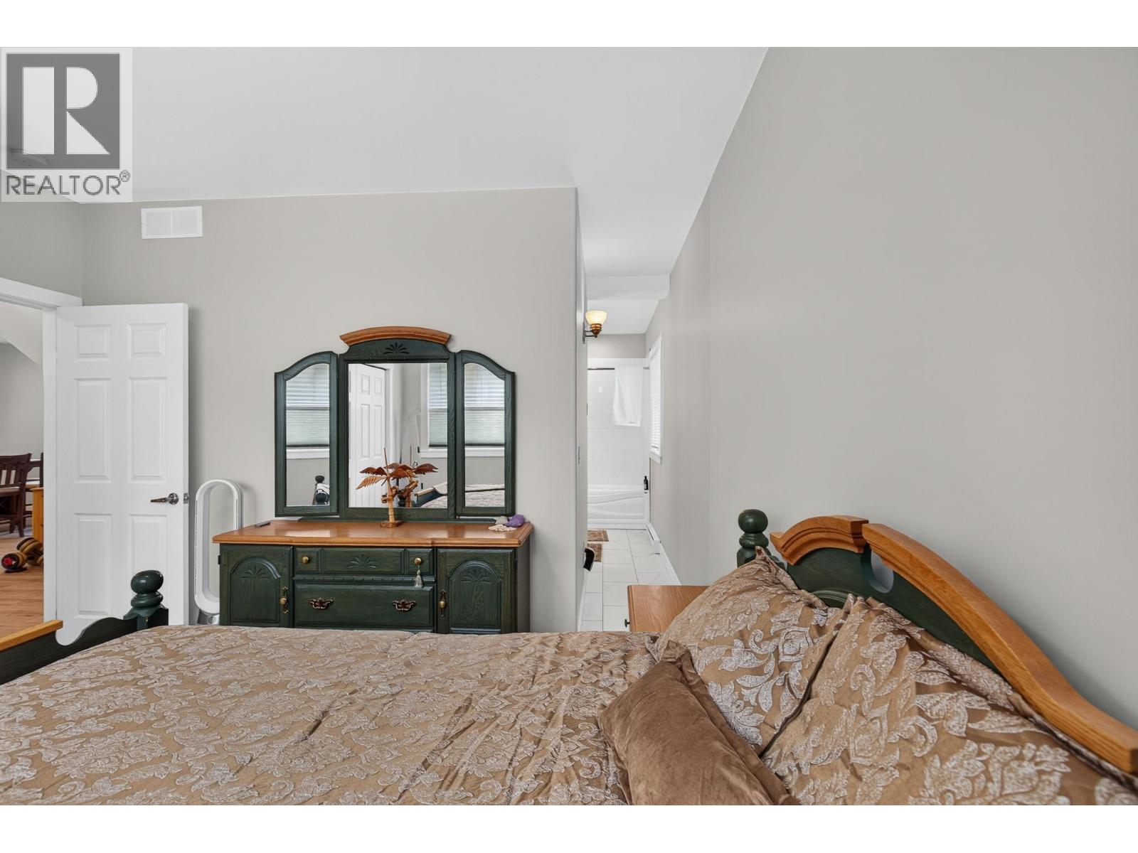 10818 Westshore Road, Vernon, British Columbia  V1H 2C3 - Photo 22 - 10398698