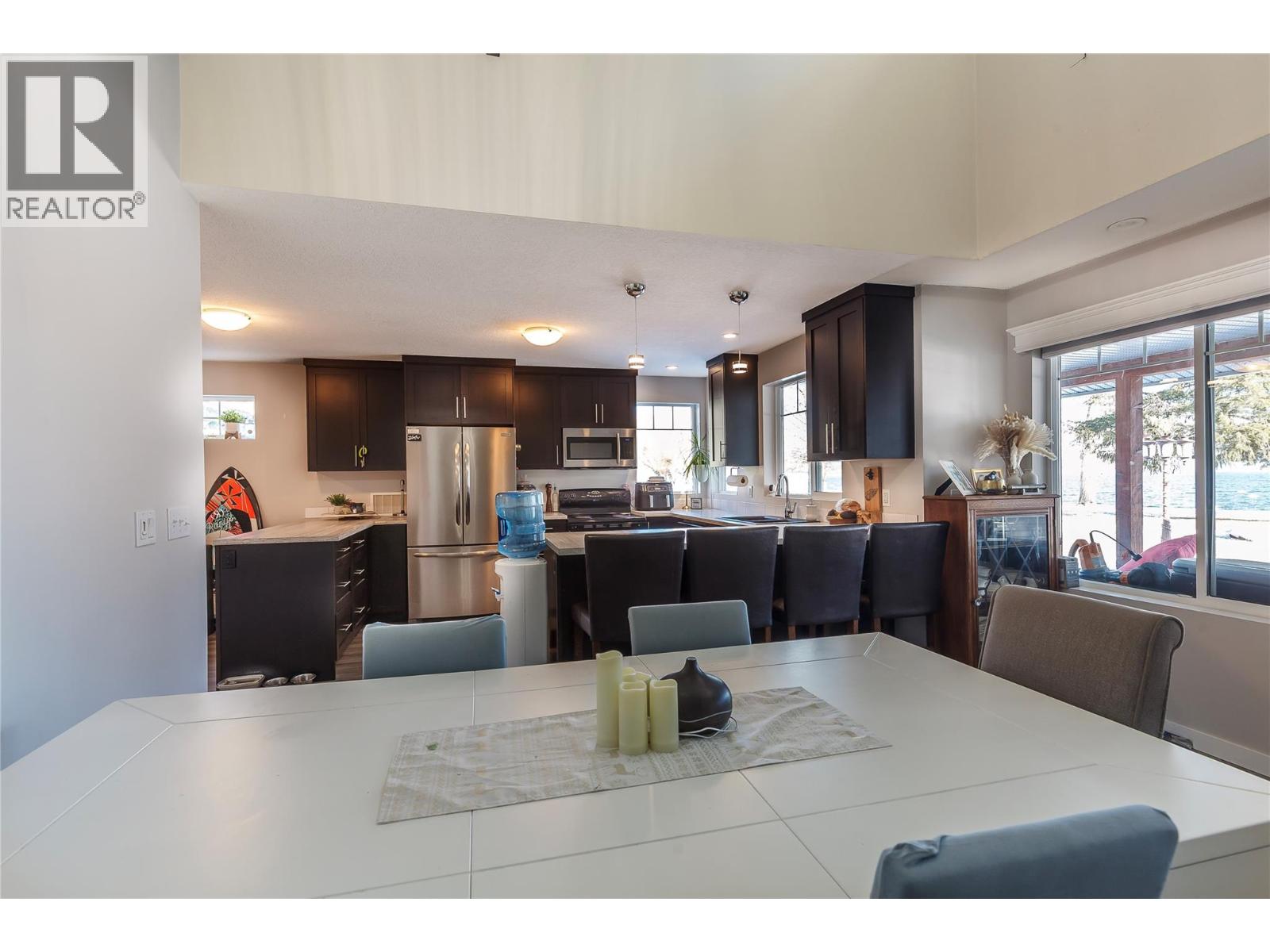 42 Lakeshore Drive, Vernon, British Columbia  V1H 2A1 - Photo 10 - 10398595
