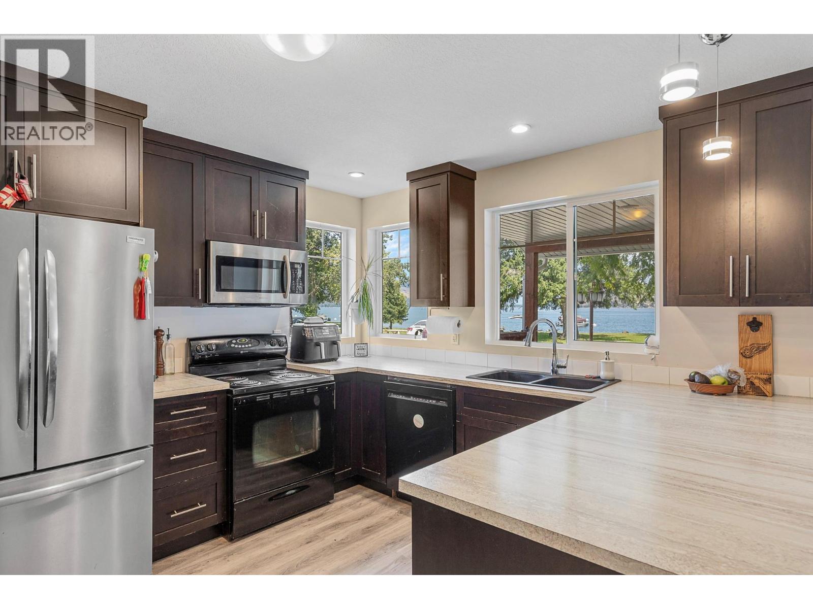42 Lakeshore Drive, Vernon, British Columbia  V1H 2A1 - Photo 14 - 10398595