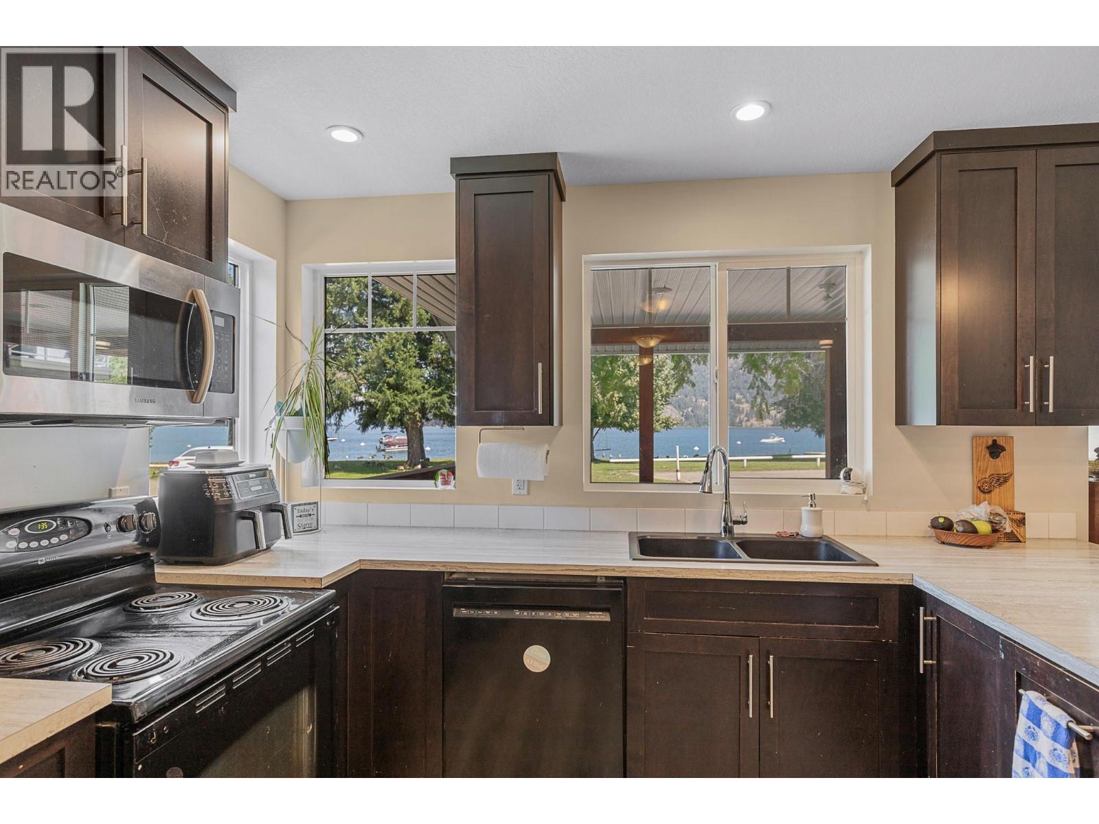 42 Lakeshore Drive, Vernon, British Columbia  V1H 2A1 - Photo 15 - 10398595