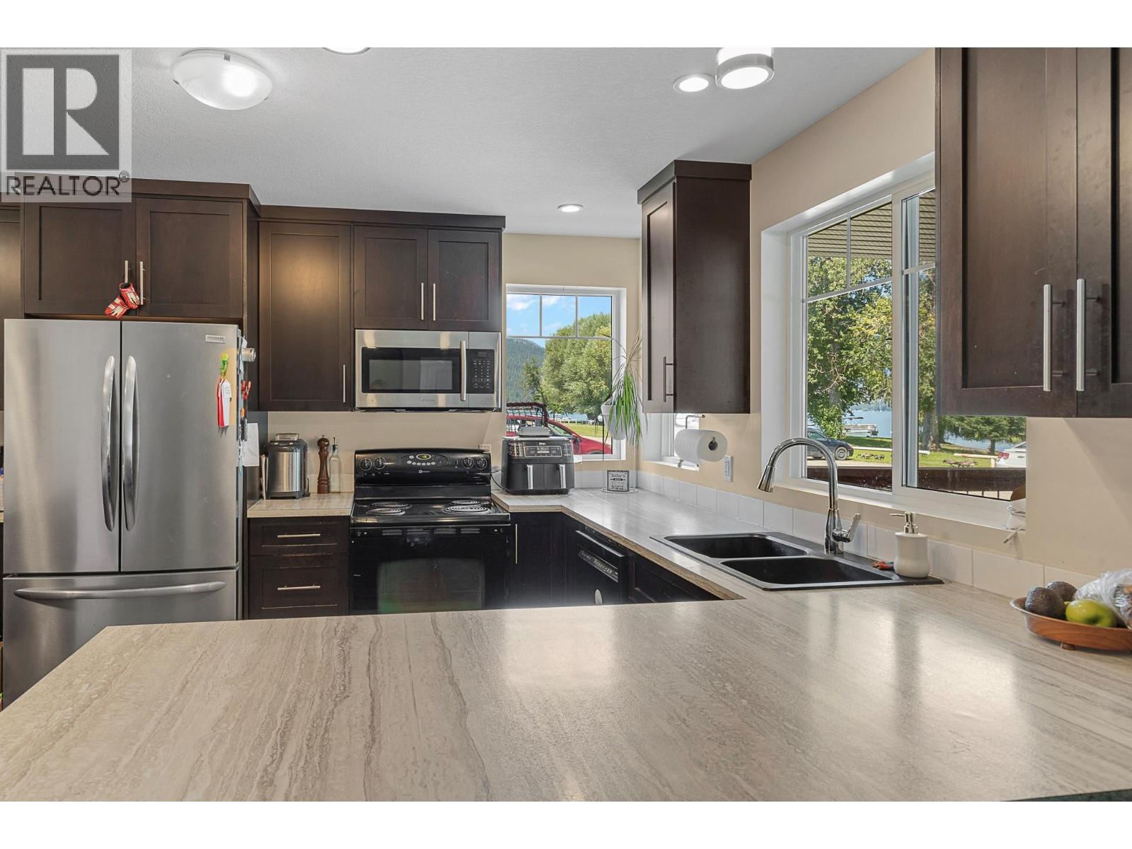 42 Lakeshore Drive, Vernon, British Columbia  V1H 2A1 - Photo 18 - 10398595