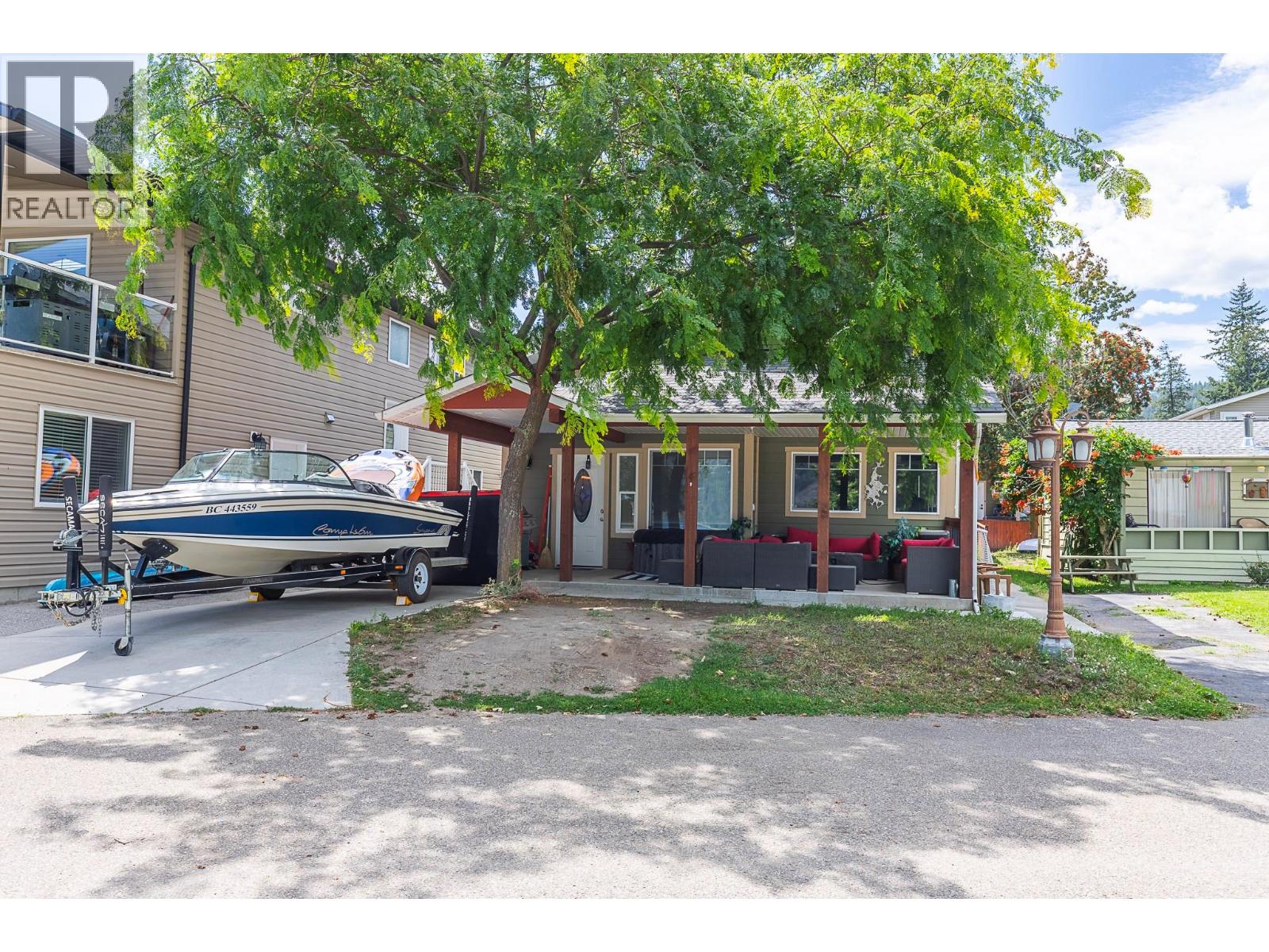 42 Lakeshore Drive, Vernon, British Columbia  V1H 2A1 - Photo 3 - 10398595