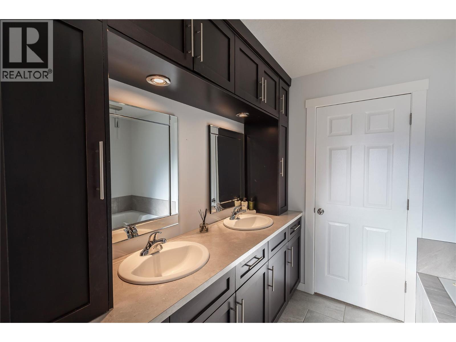 42 Lakeshore Drive, Vernon, British Columbia  V1H 2A1 - Photo 37 - 10398595