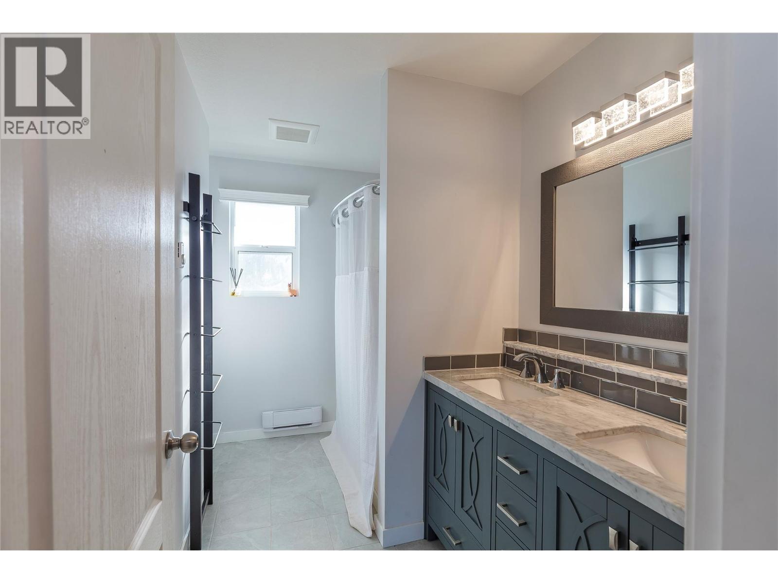 42 Lakeshore Drive, Vernon, British Columbia  V1H 2A1 - Photo 53 - 10398595
