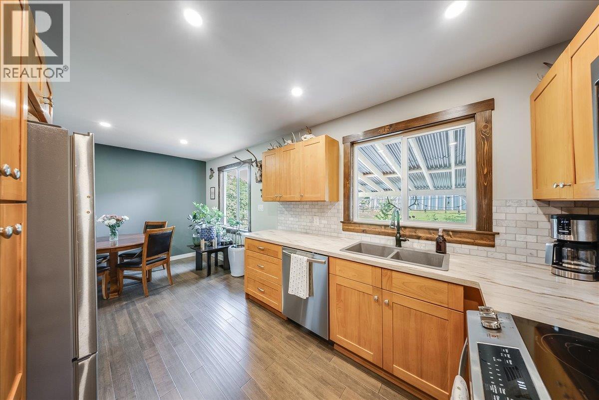 526 12th Avenue, Genelle, British Columbia  V0G 1G0 - Photo 13 - 10398537