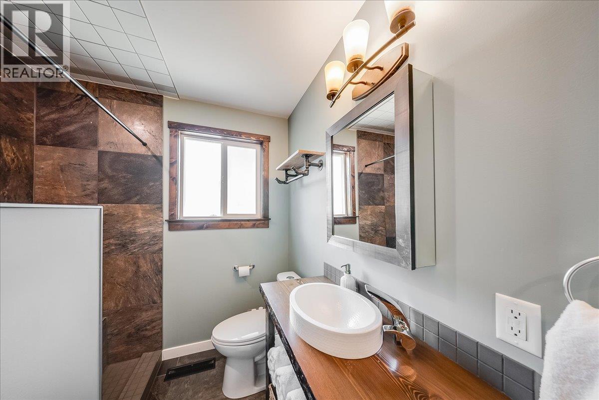 526 12th Avenue, Genelle, British Columbia  V0G 1G0 - Photo 18 - 10398537