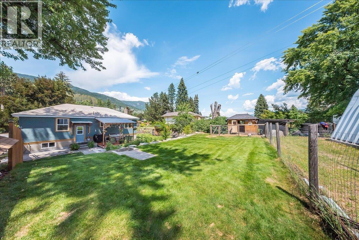 526 12th Avenue, Genelle, British Columbia  V0G 1G0 - Photo 29 - 10398537
