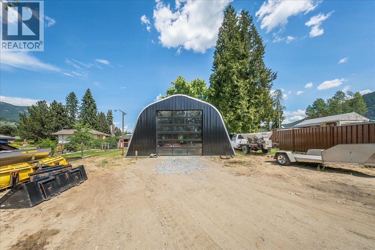 526 12th Avenue, Genelle, British Columbia  V0G 1G0 - Photo 3 - 10398537