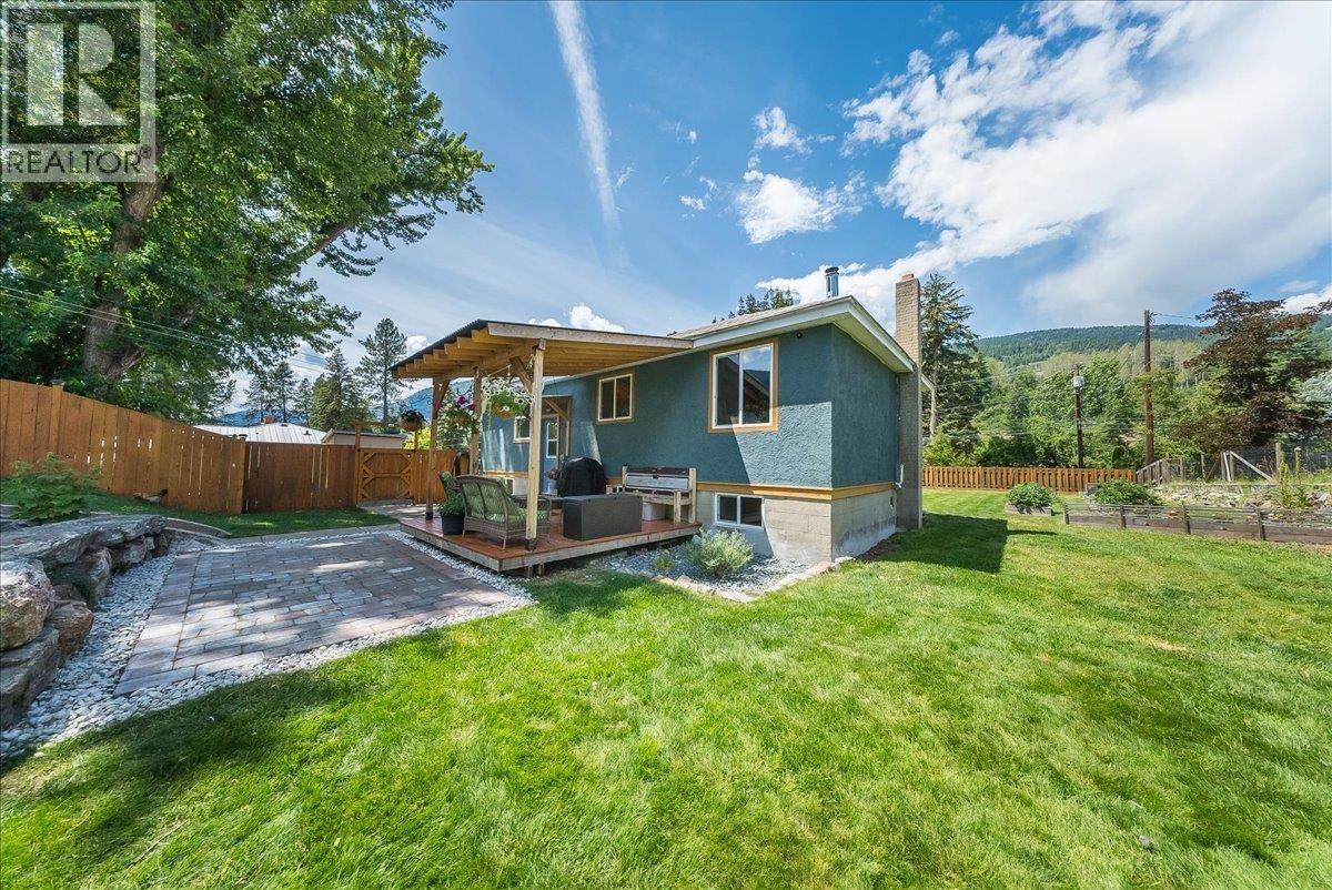 526 12th Avenue, Genelle, British Columbia  V0G 1G0 - Photo 30 - 10398537