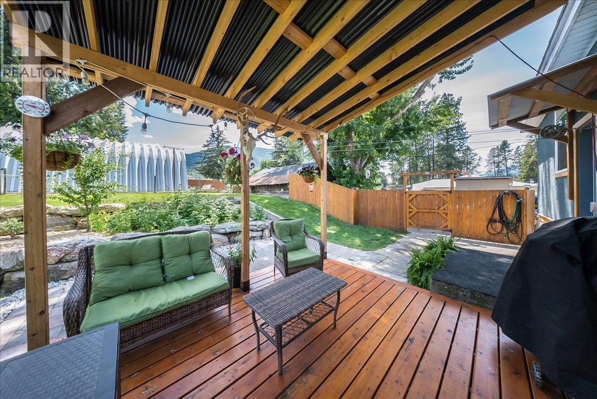 526 12th Avenue, Genelle, British Columbia  V0G 1G0 - Photo 32 - 10398537