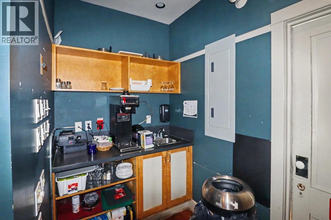 7654 Donaldson Drive, Grand Forks, British Columbia  V0H 1H2 - Photo 10 - 10398735