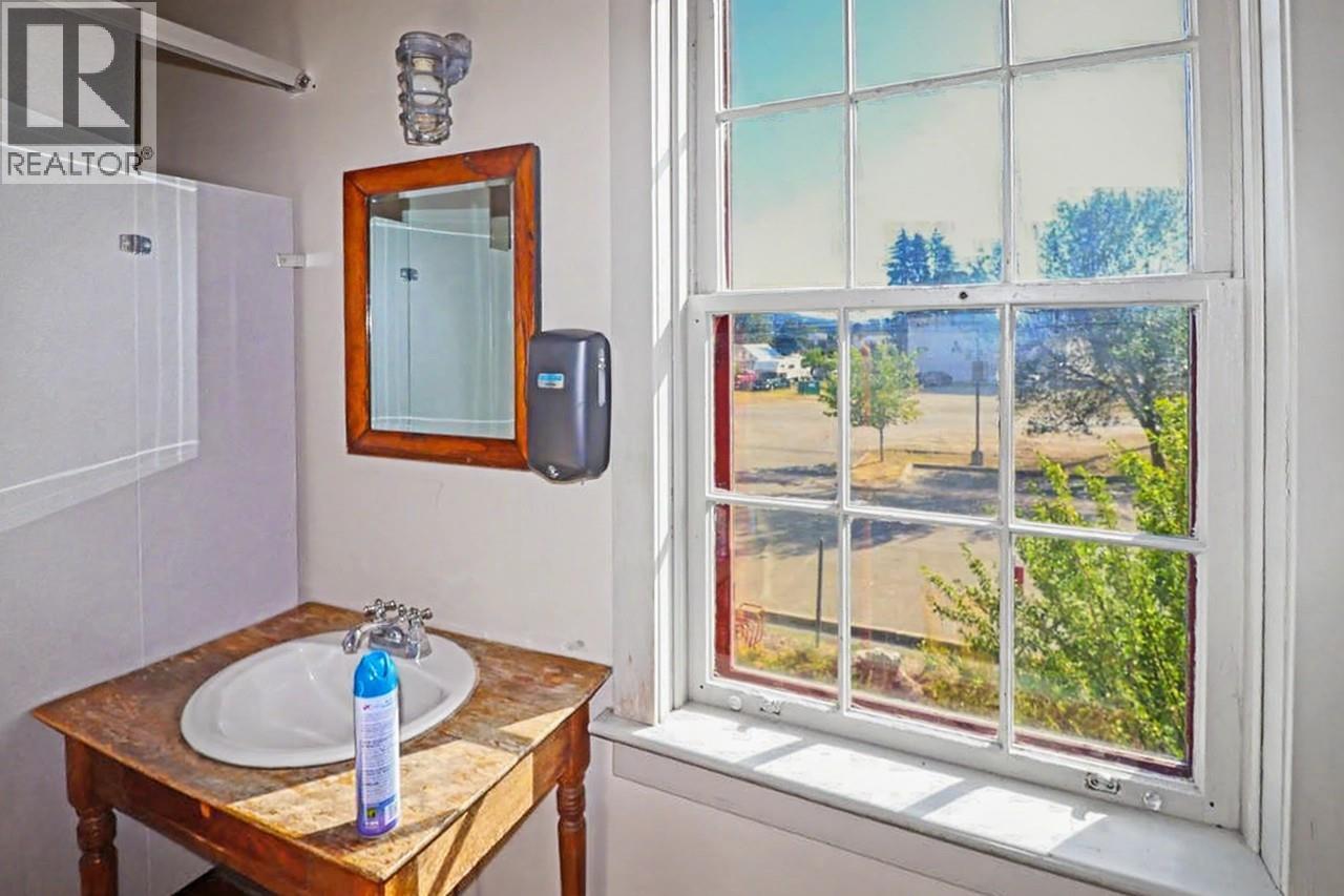 7654 Donaldson Drive, Grand Forks, British Columbia  V0H 1H2 - Photo 8 - 10398735