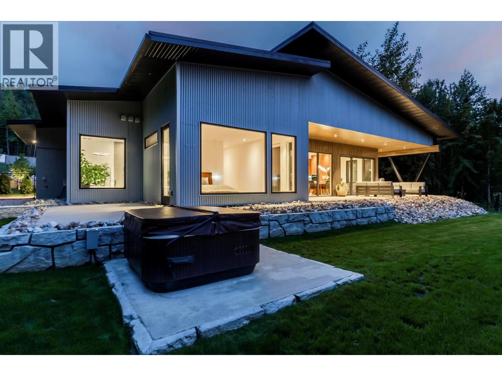5147 Sunset Drive, Eagle Bay, British Columbia  V0E 1T0 - Photo 35 - 10398691
