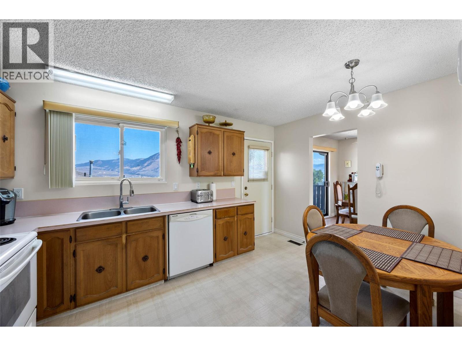 1598 Southview Terrace, Kamloops, British Columbia  V2B 7R5 - Photo 10 - 10398657