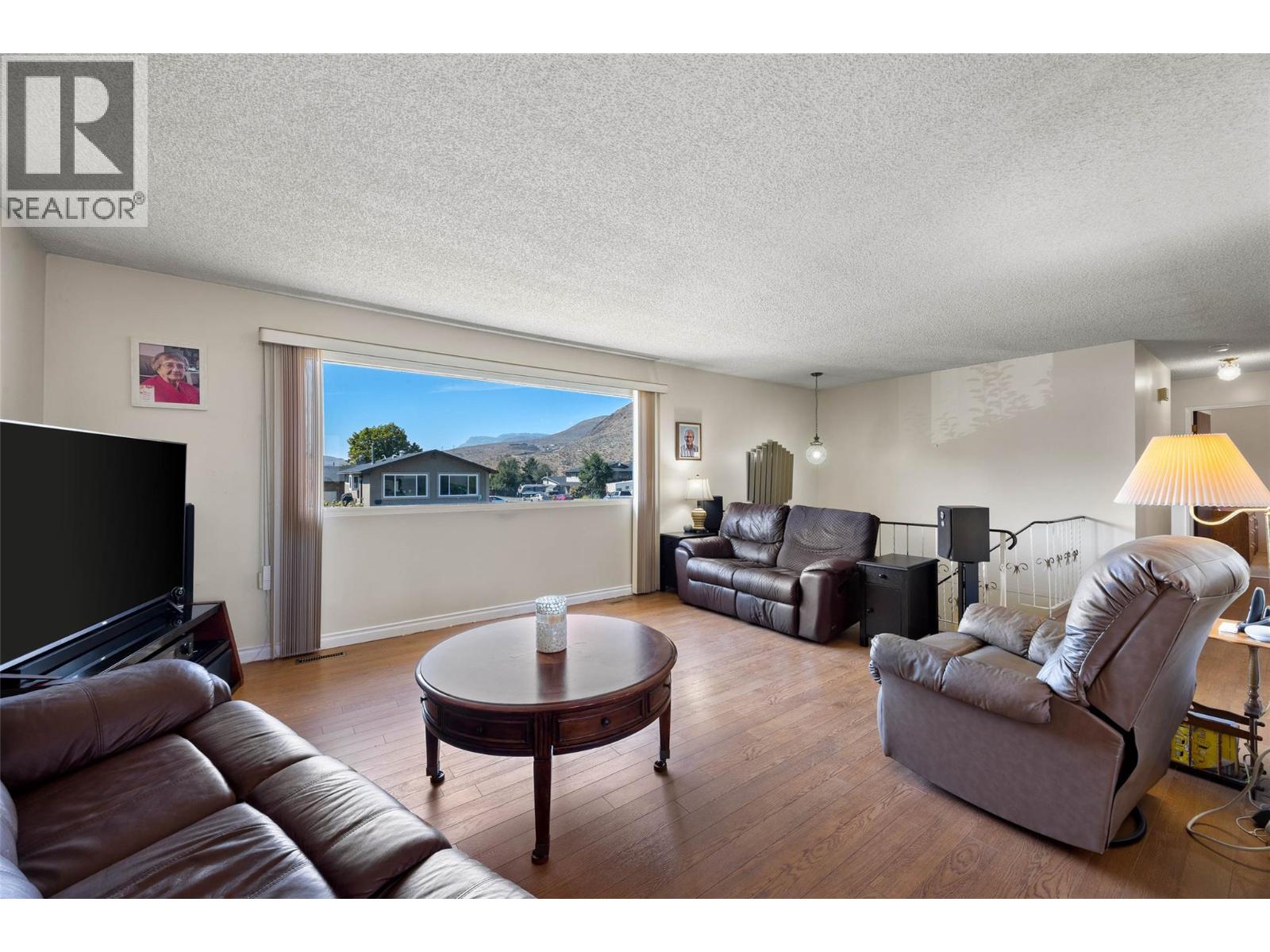 1598 Southview Terrace, Kamloops, British Columbia  V2B 7R5 - Photo 3 - 10398657