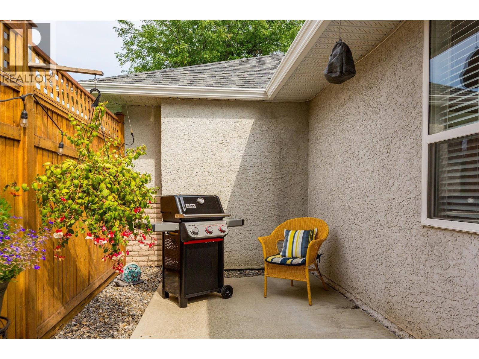 301 Fizet Avenue, Kelowna, British Columbia  V1X 7P5 - Photo 27 - 10398524