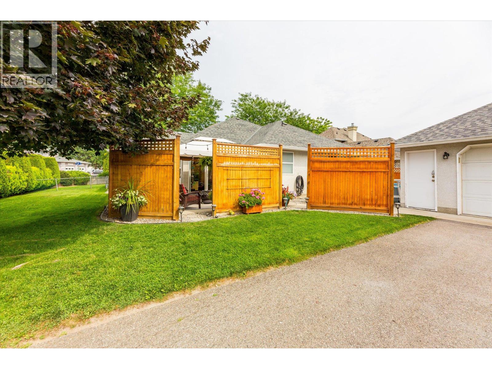 301 Fizet Avenue, Kelowna, British Columbia  V1X 7P5 - Photo 29 - 10398524