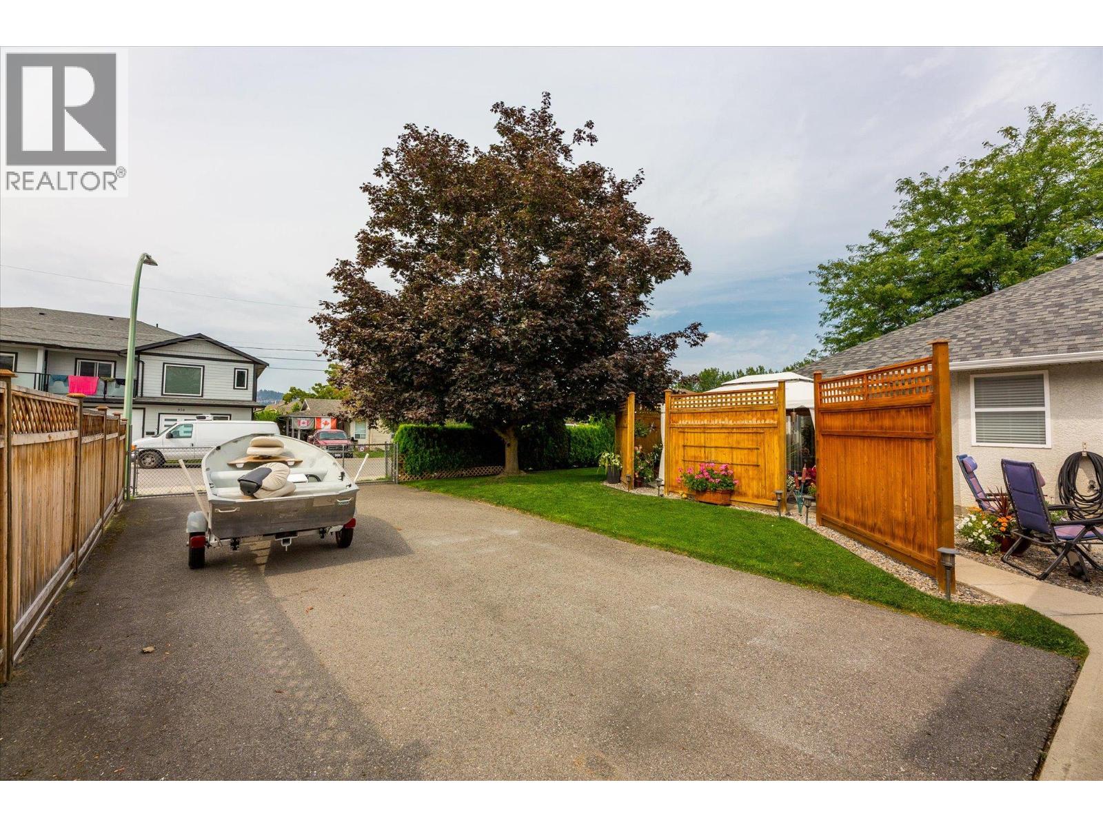 301 Fizet Avenue, Kelowna, British Columbia  V1X 7P5 - Photo 31 - 10398524