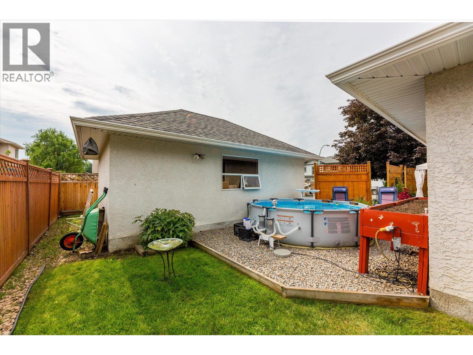 301 Fizet Avenue, Kelowna, British Columbia  V1X 7P5 - Photo 33 - 10398524