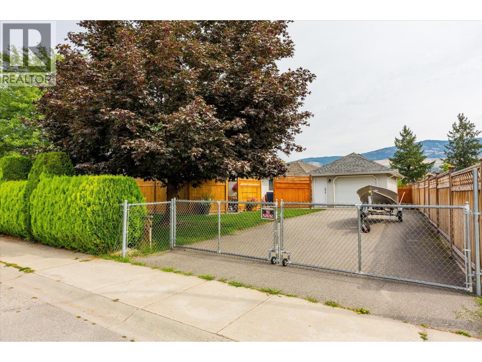 301 Fizet Avenue, Kelowna, British Columbia  V1X 7P5 - Photo 34 - 10398524