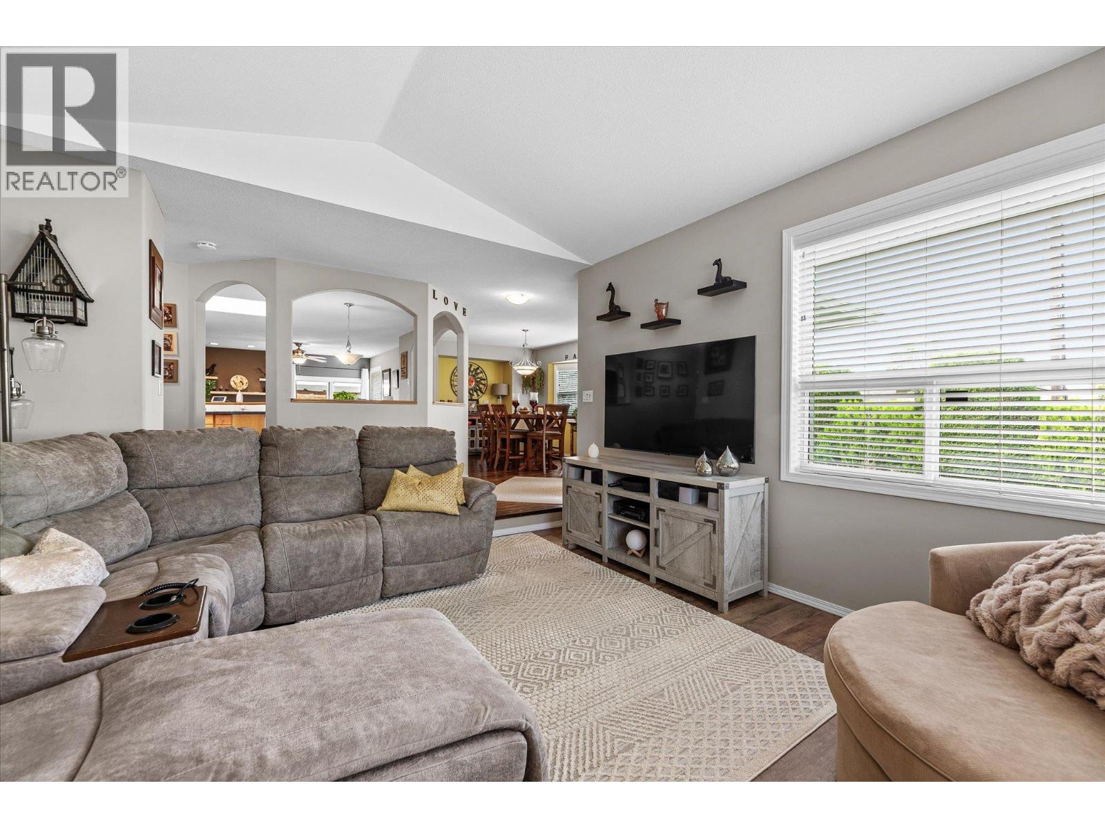 301 Fizet Avenue, Kelowna, British Columbia  V1X 7P5 - Photo 6 - 10398524