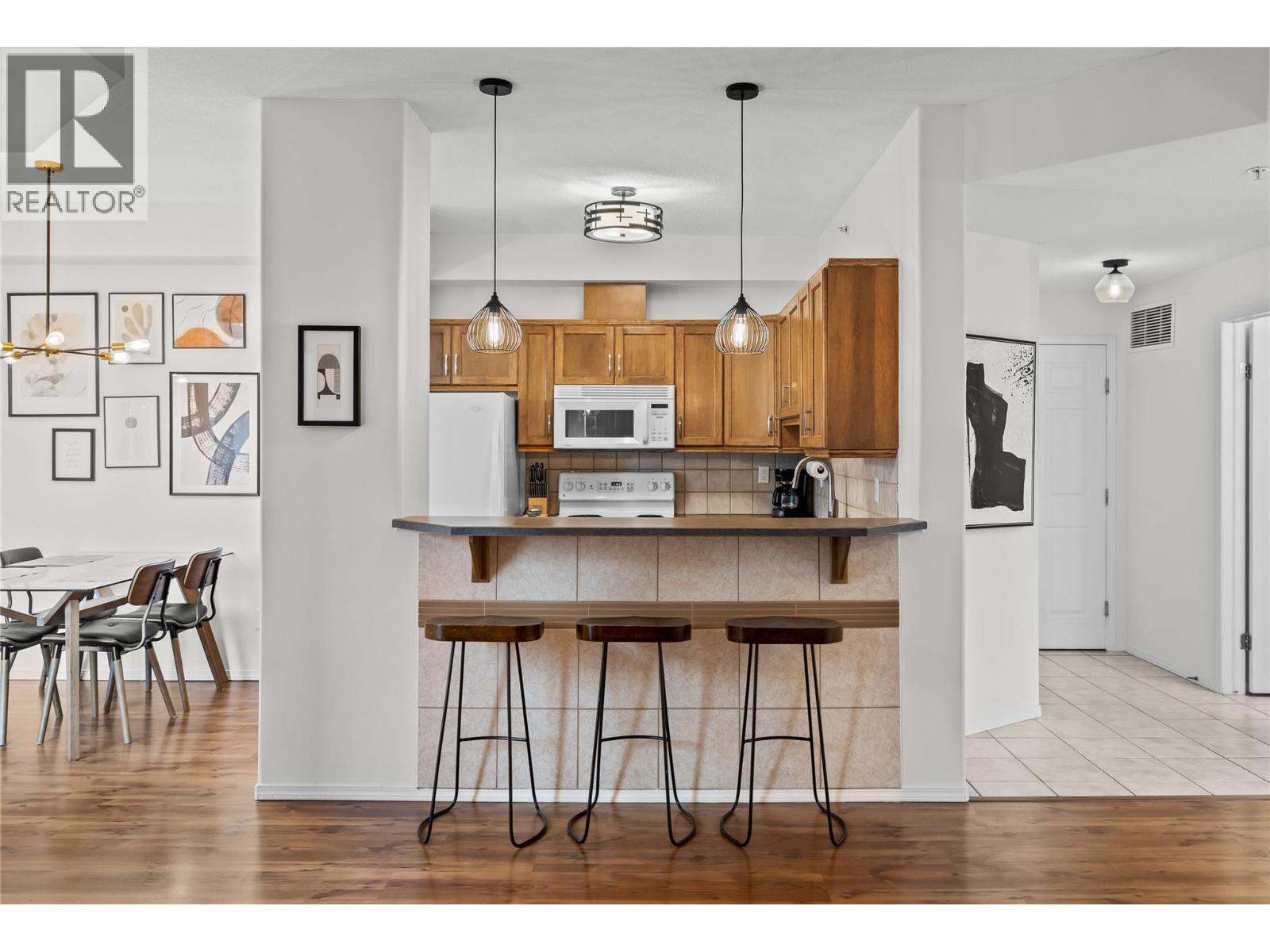 1128 Sunset Drive Unit# 1404, Kelowna, British Columbia  V1Y 9W7 - Photo 4 - 10397934