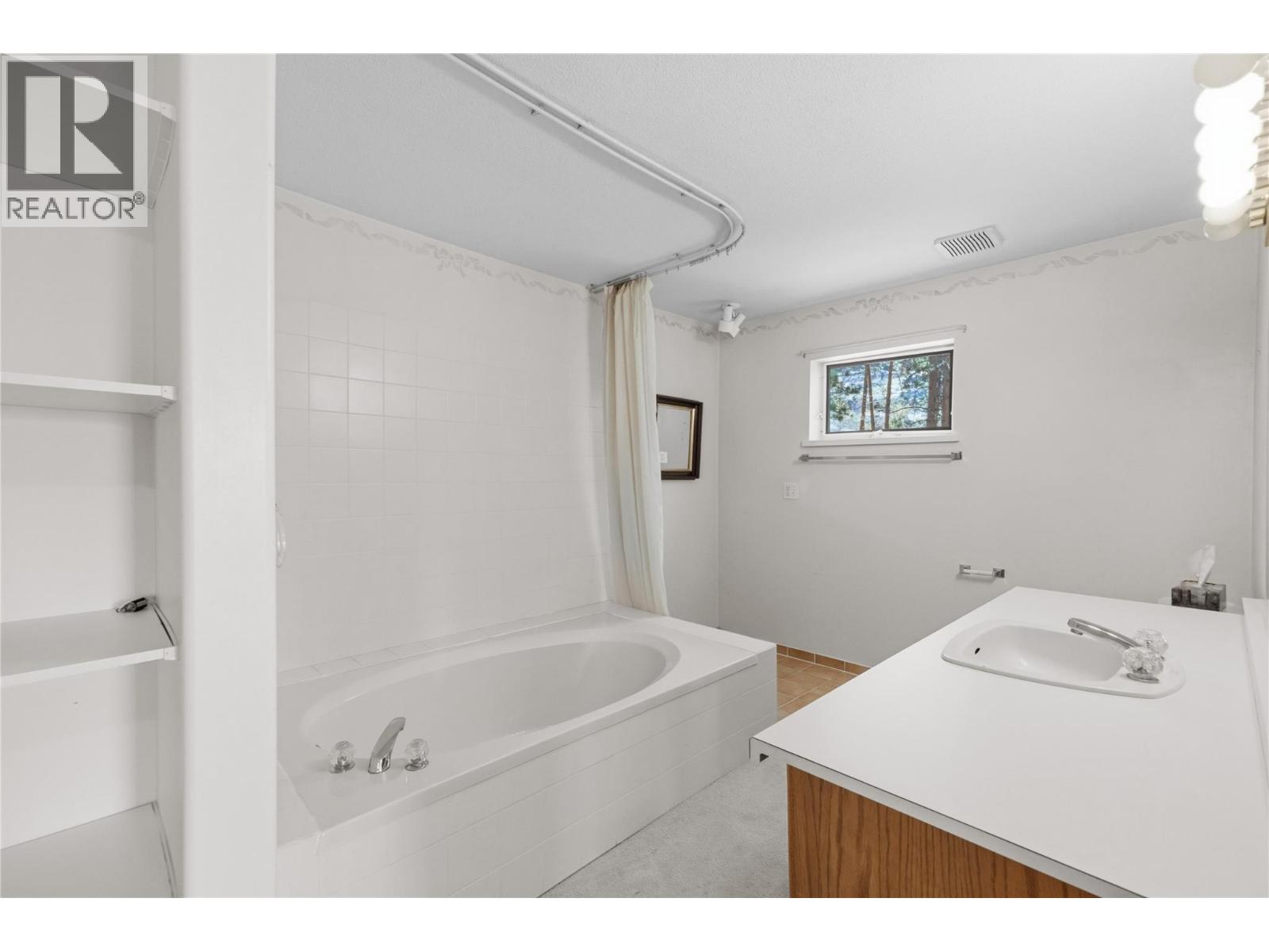 1970 Sutherland Road, Penticton, British Columbia  V2A 8T8 - Photo 14 - 10398690