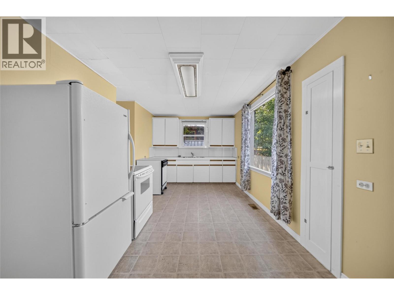 691 3rd Avenue, Fernie, British Columbia  V0B 1M0 - Photo 15 - 10398557